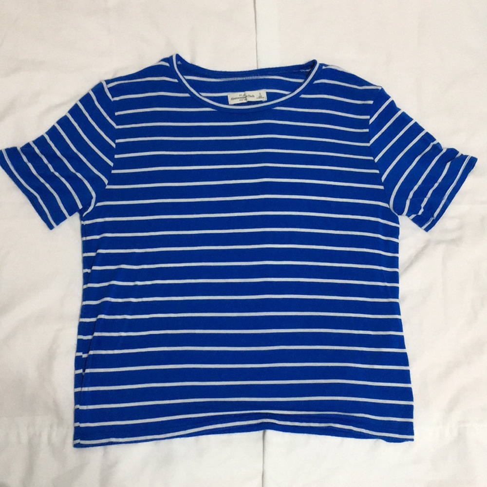 Abercrombie & Fitch Cropped Tee